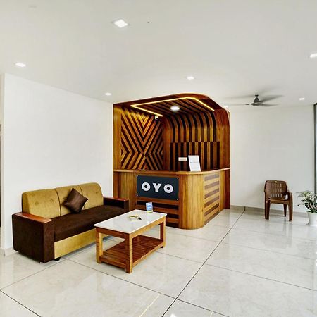 Hotel O Grand Parassini Pāppinisseri 外观 照片