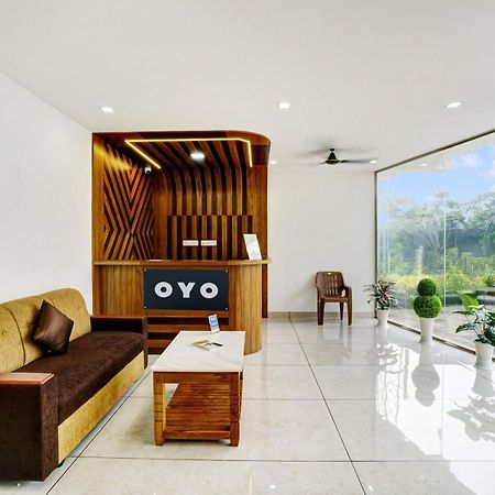 Hotel O Grand Parassini Pāppinisseri 外观 照片