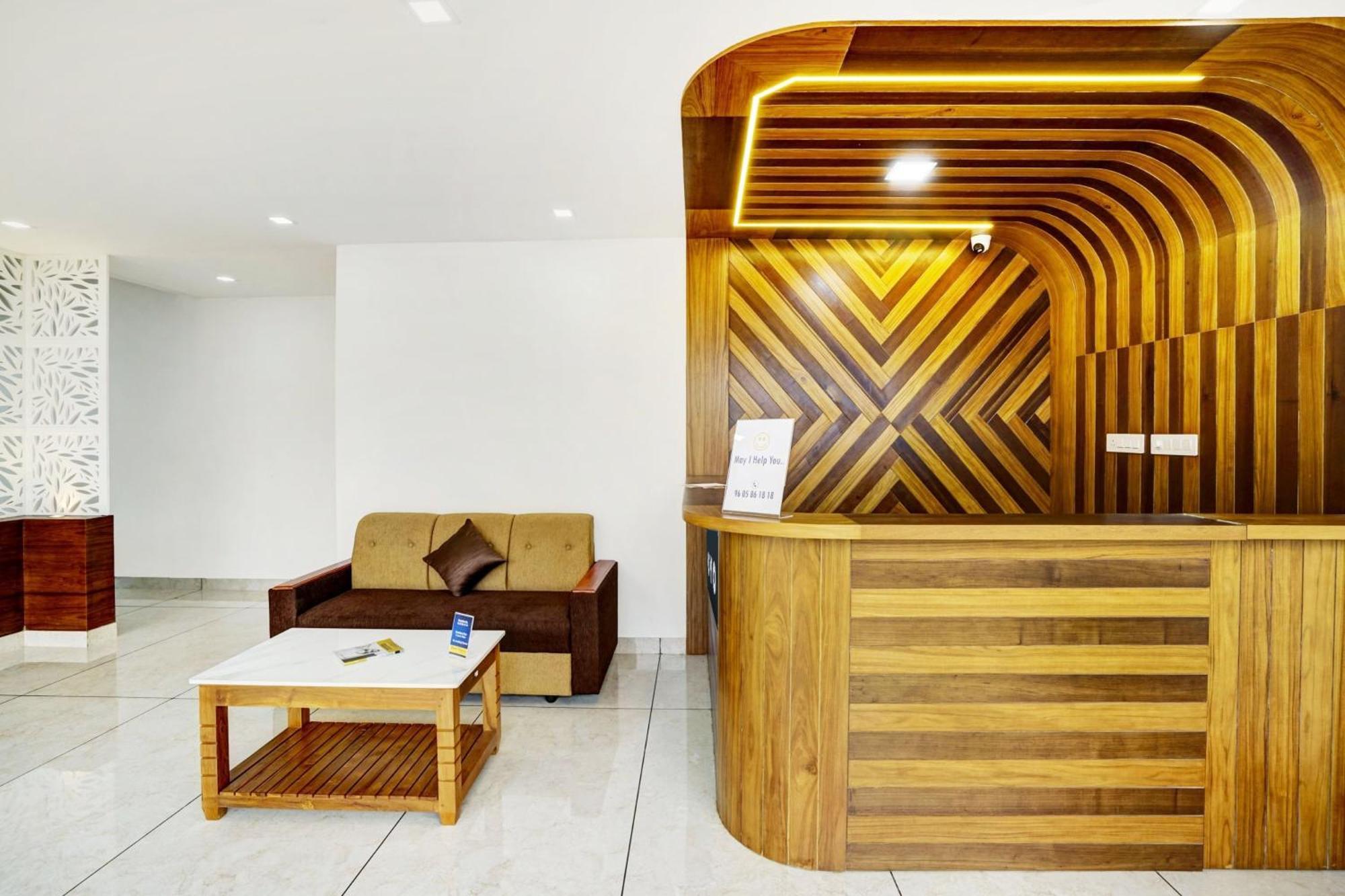 Hotel O Grand Parassini Pāppinisseri 外观 照片
