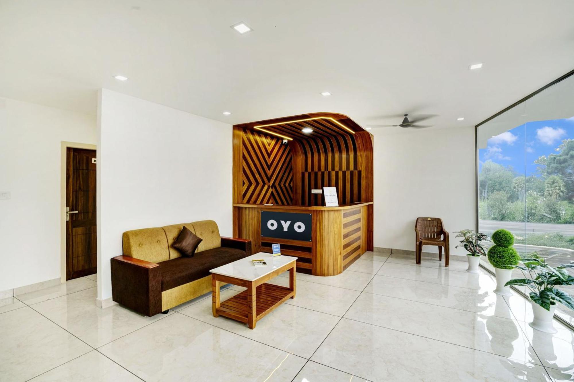 Hotel O Grand Parassini Pāppinisseri 外观 照片
