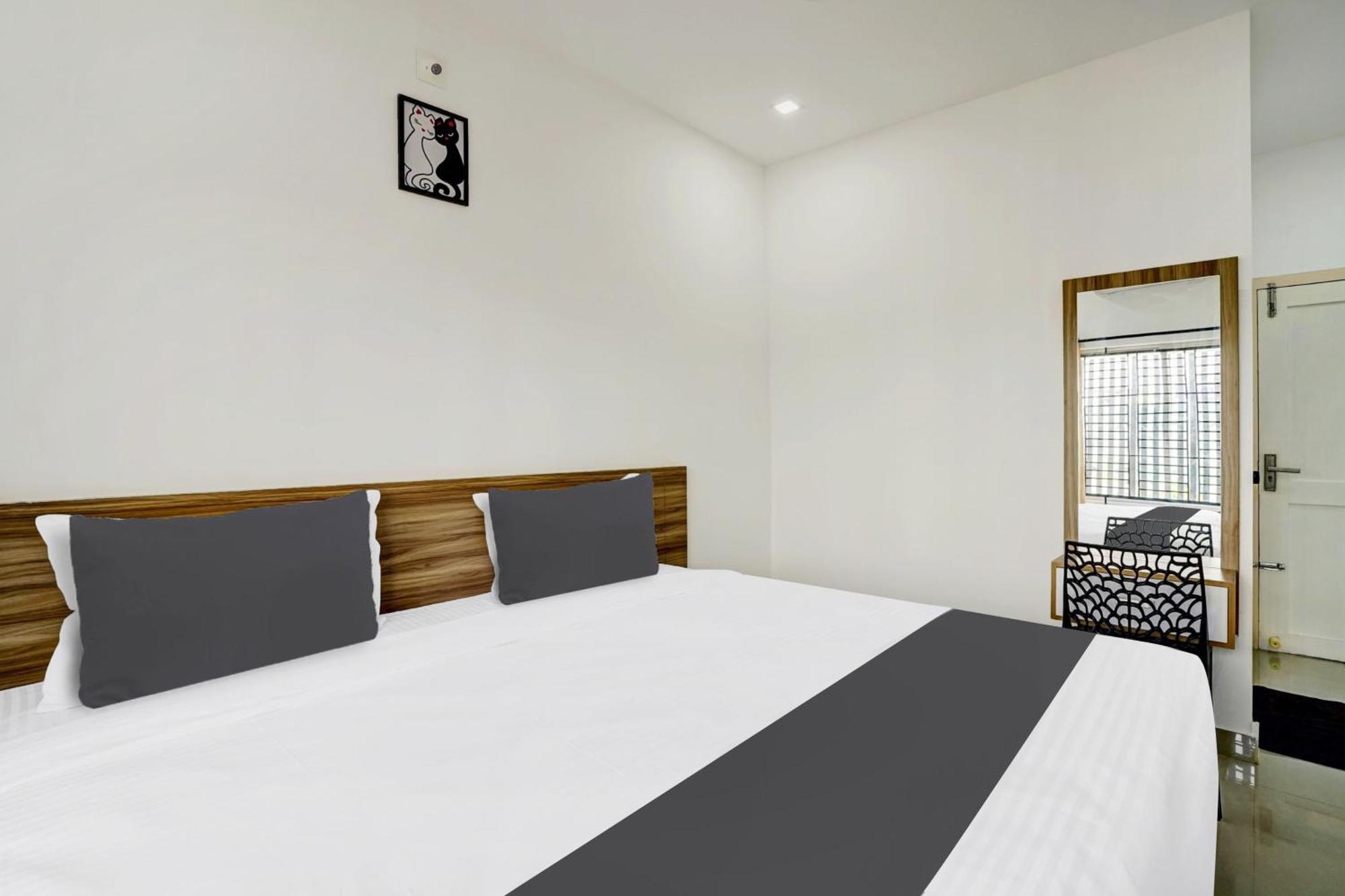 Hotel O Grand Parassini Pāppinisseri 外观 照片