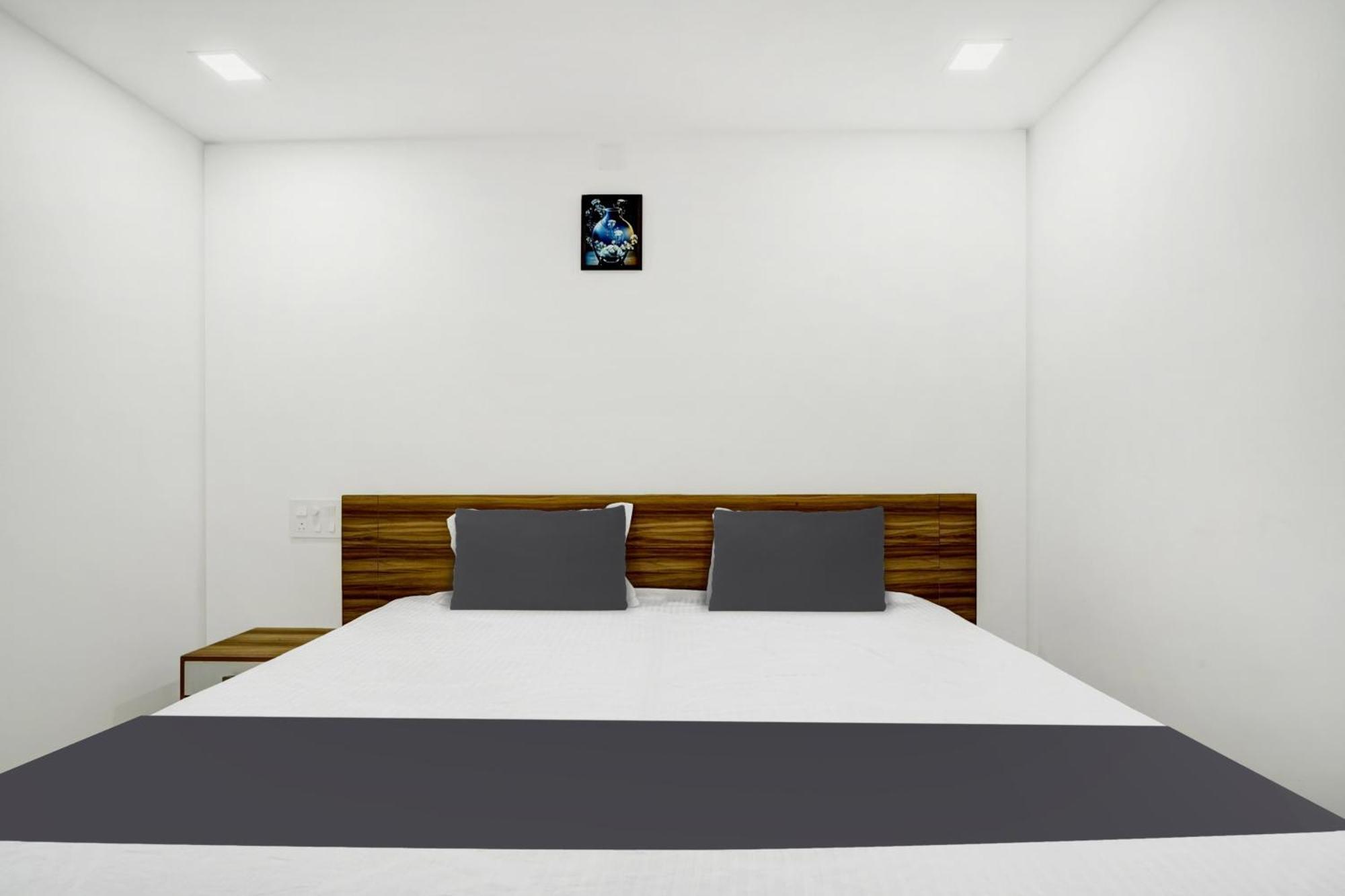Hotel O Grand Parassini Pāppinisseri 外观 照片
