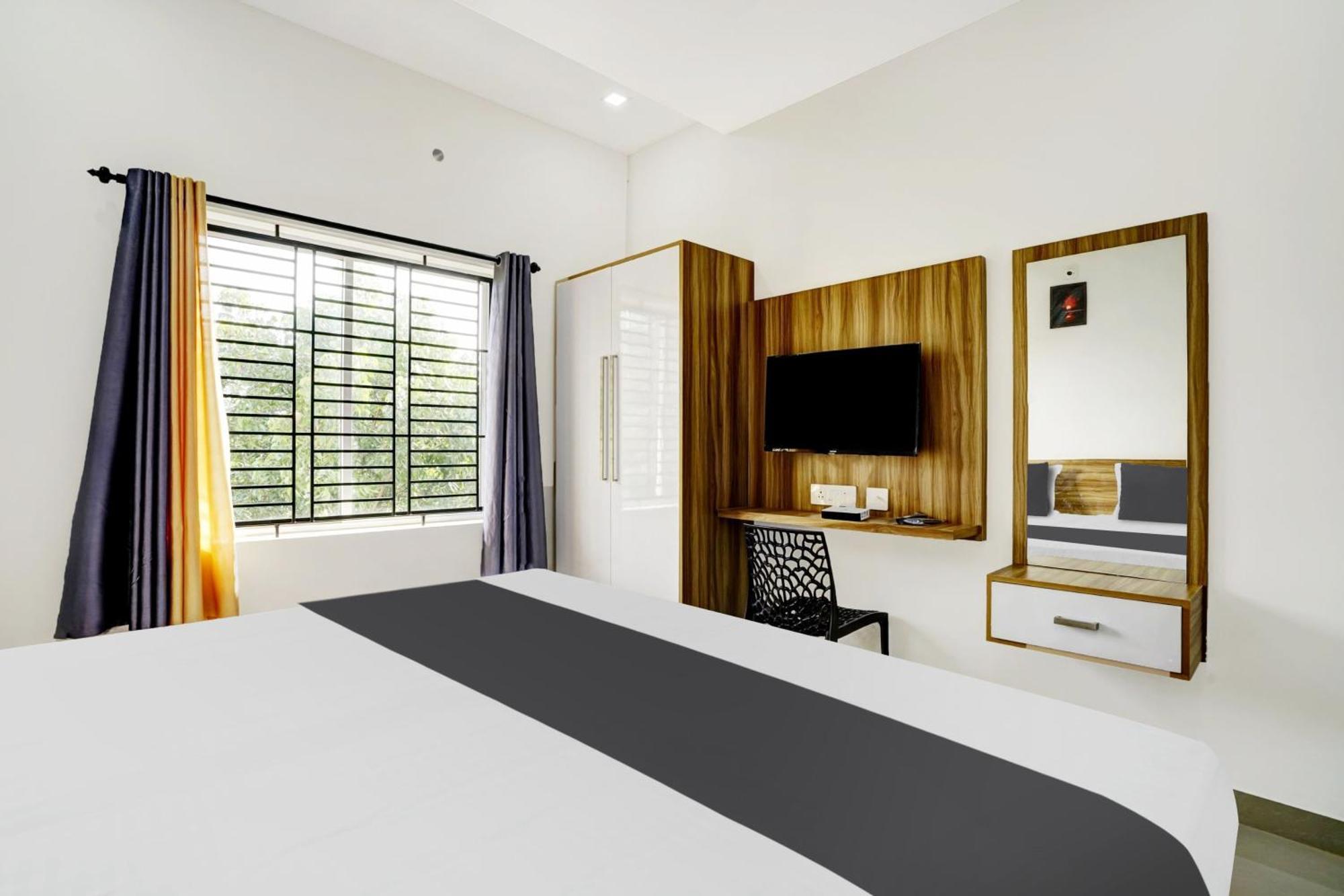 Hotel O Grand Parassini Pāppinisseri 外观 照片