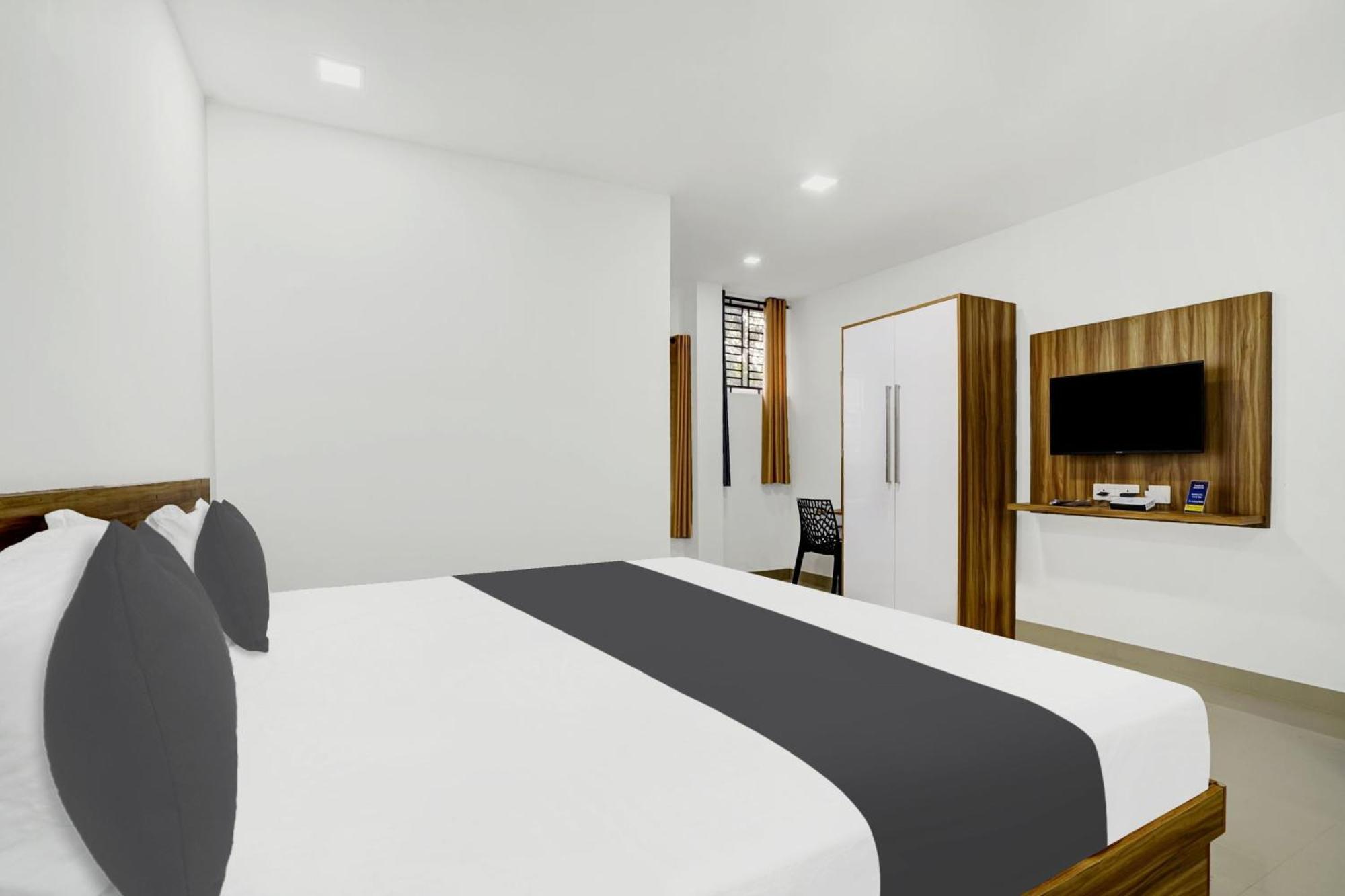 Hotel O Grand Parassini Pāppinisseri 外观 照片