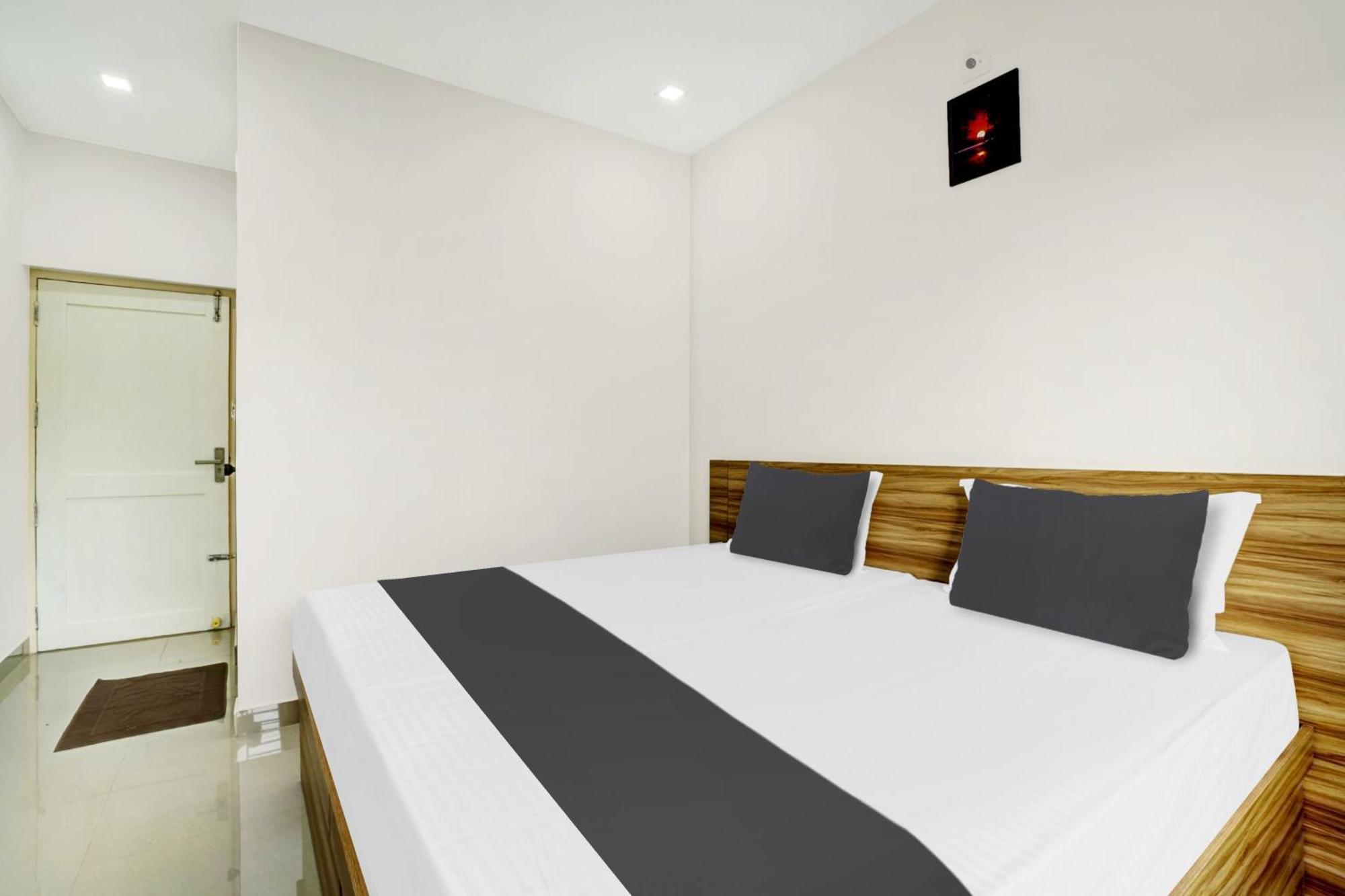 Hotel O Grand Parassini Pāppinisseri 外观 照片