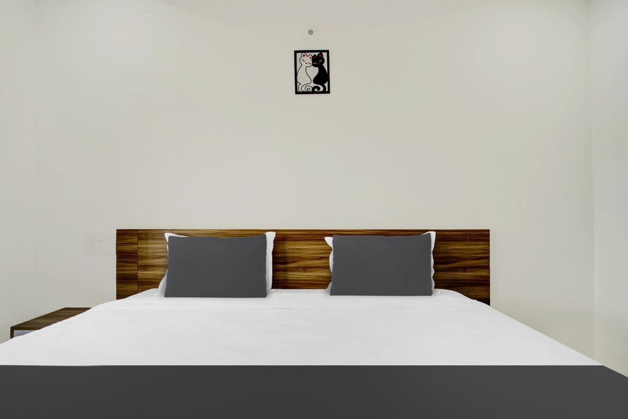 Hotel O Grand Parassini Pāppinisseri 外观 照片